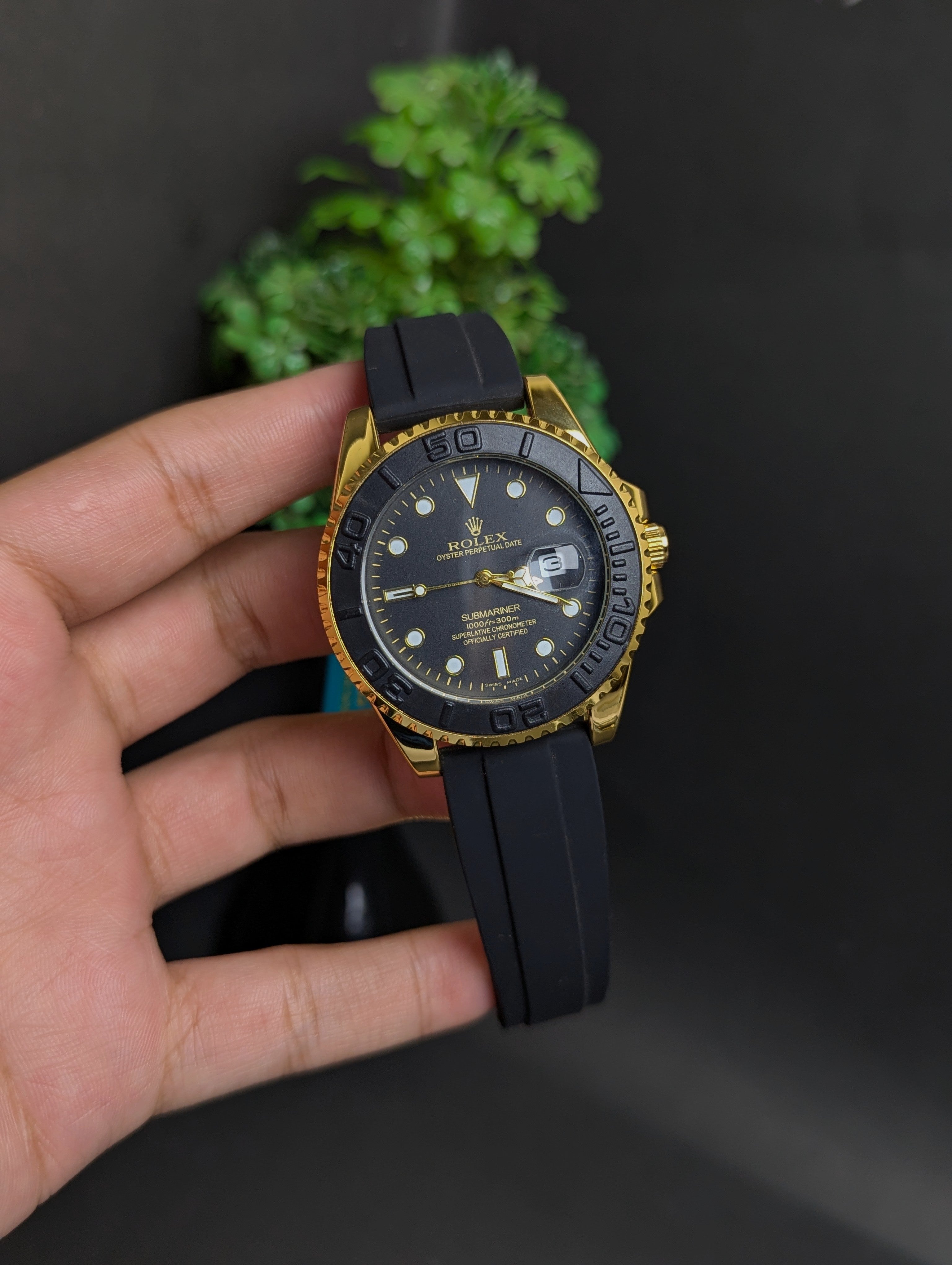 SUBMARINER BLACK DIAL | GOLD-TONE CASE & BLACK SILICONE STRAP