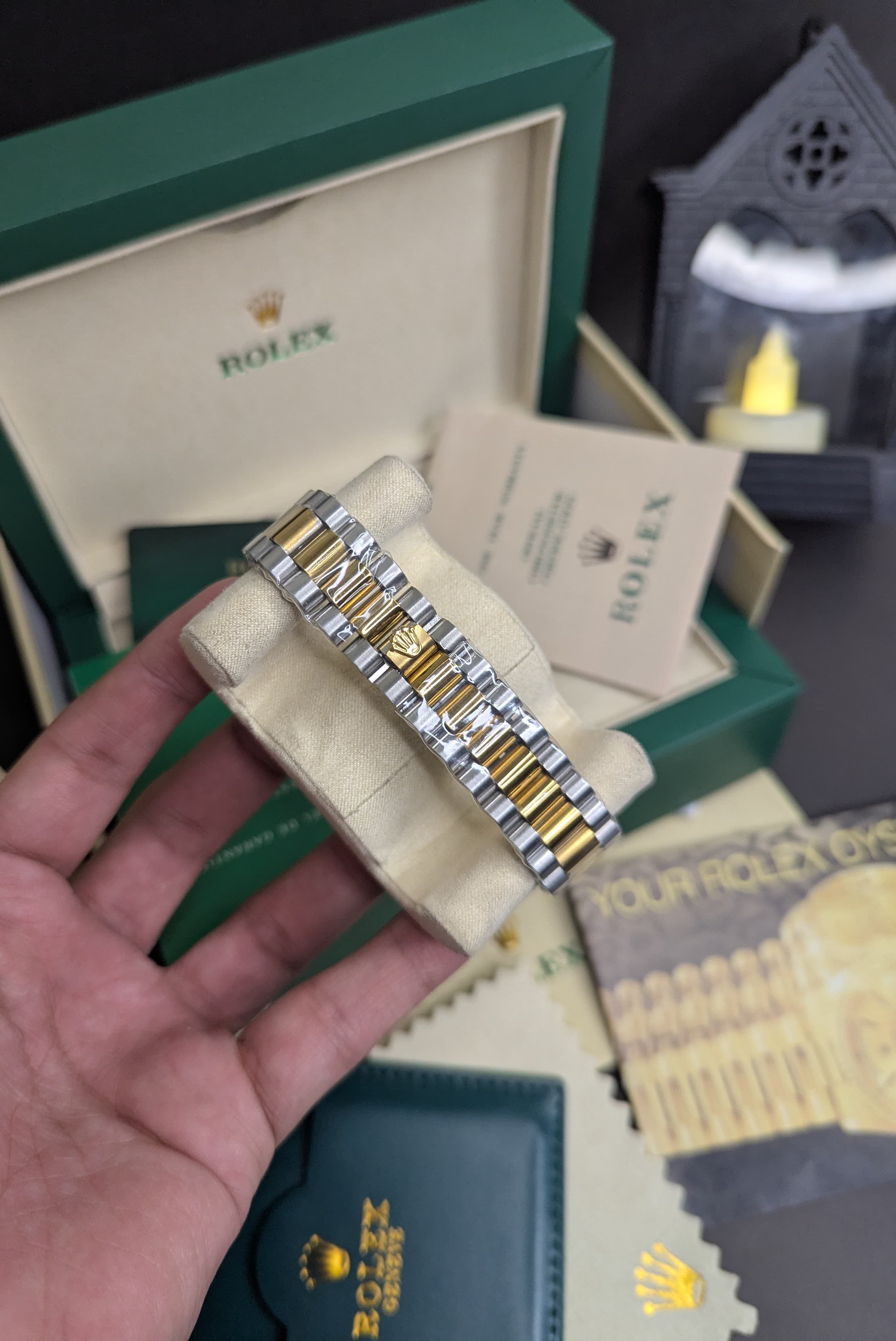 Rolex (golden dial)