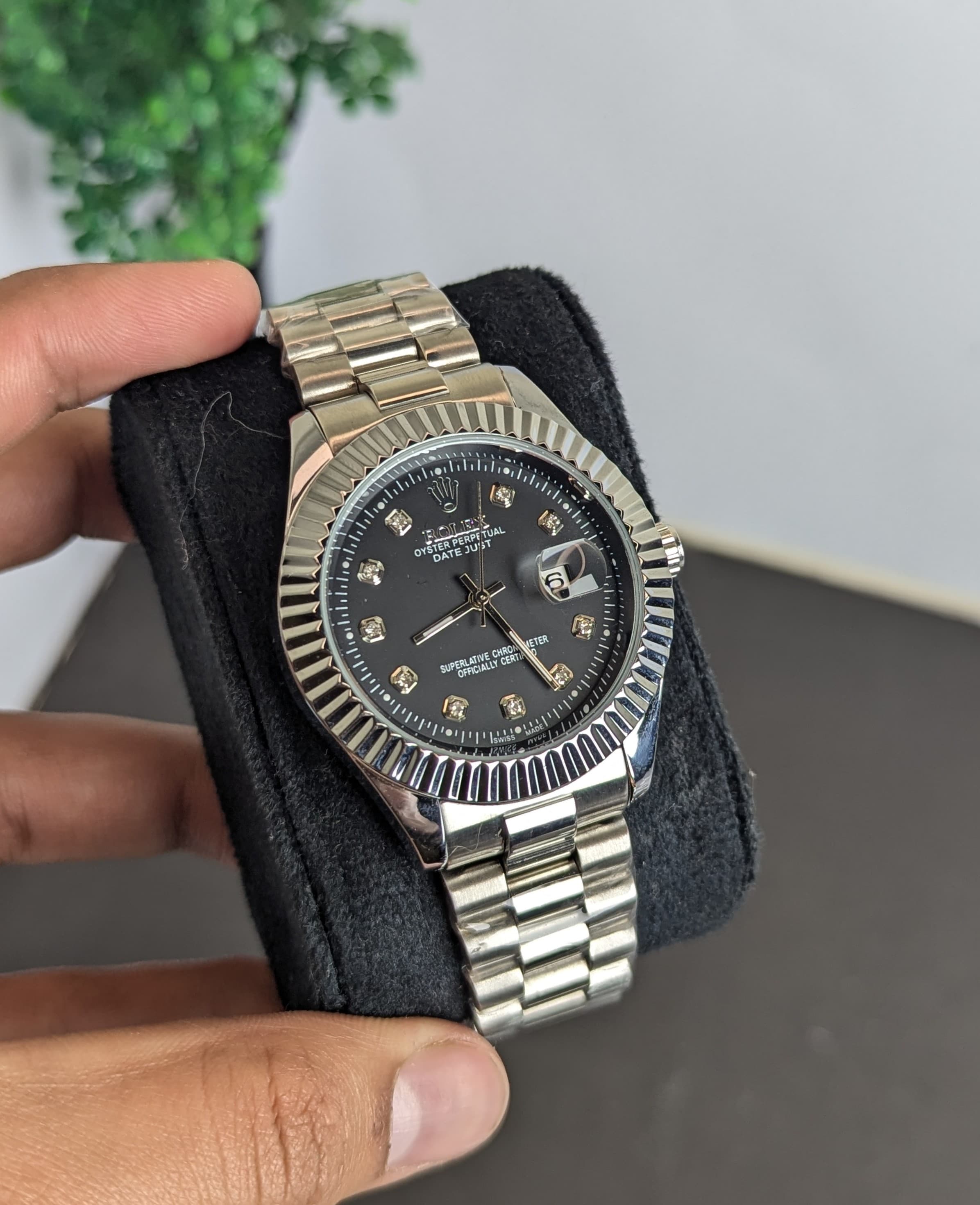 Rolex (black dial)