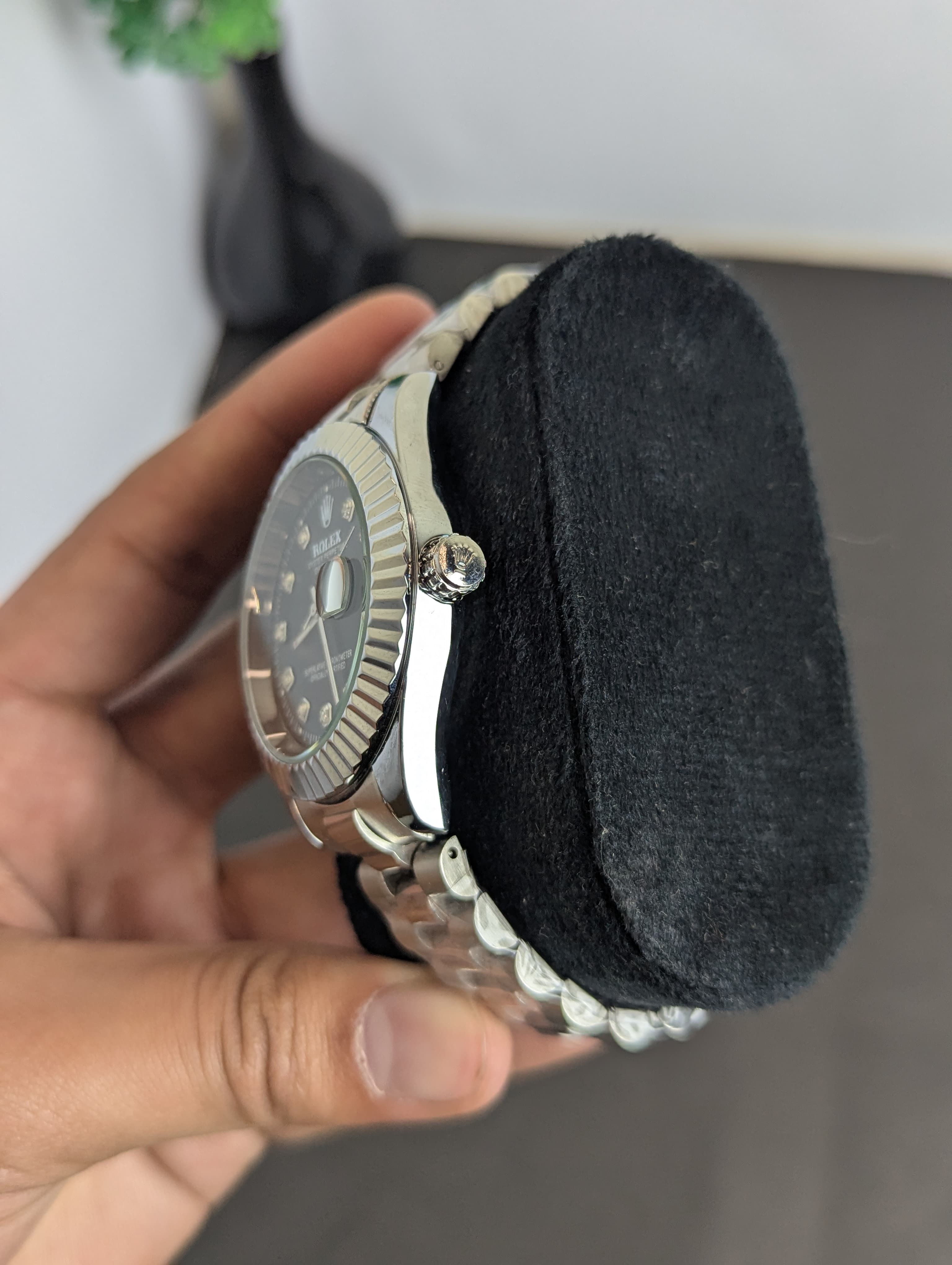 Rolex (black dial)